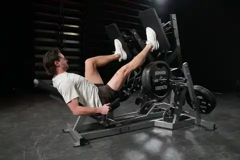 strength plateloaded supersquatpress 4 (1)